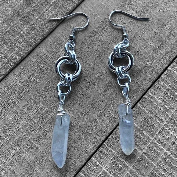Quartz dangly earrings. Handmade twisted celtic hoop & angel aura crystal quartz - Picture 11 of 15